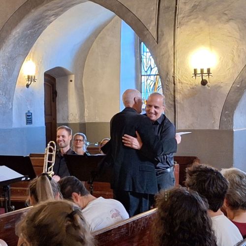Angiolino Delveccchio et le directeur musical Michel Burnand