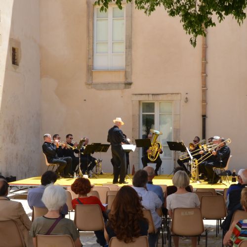 Concert en plein air à Noto en Sicile en mai 2018