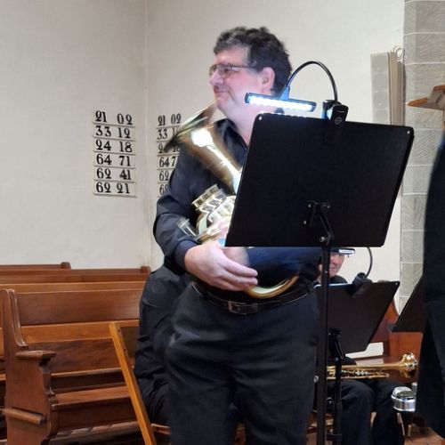 Aubonne - 19 novembre 2023 : applaudissements pour le solo de P-A. Pellet 'Stardust' de H. Carmichael (photo : M.Rey)