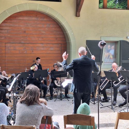 Concert dans la cour du Château de Bussigny - Musiques en Fête - 23 juin 2024 (Photo M. Rey)